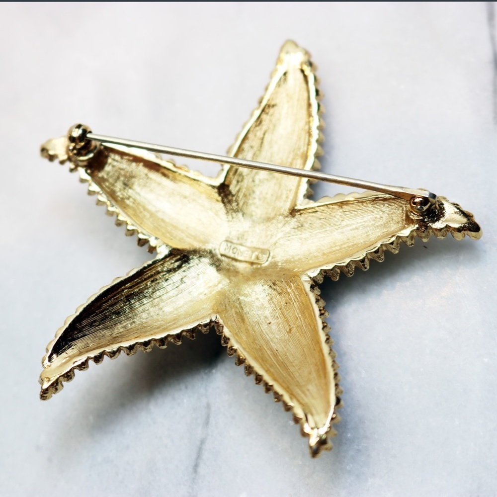 Vintage Monet Starfish Parure - Triple Gold Plated Clip-on Earrings & Brooch EUC - Picture 6 of 16